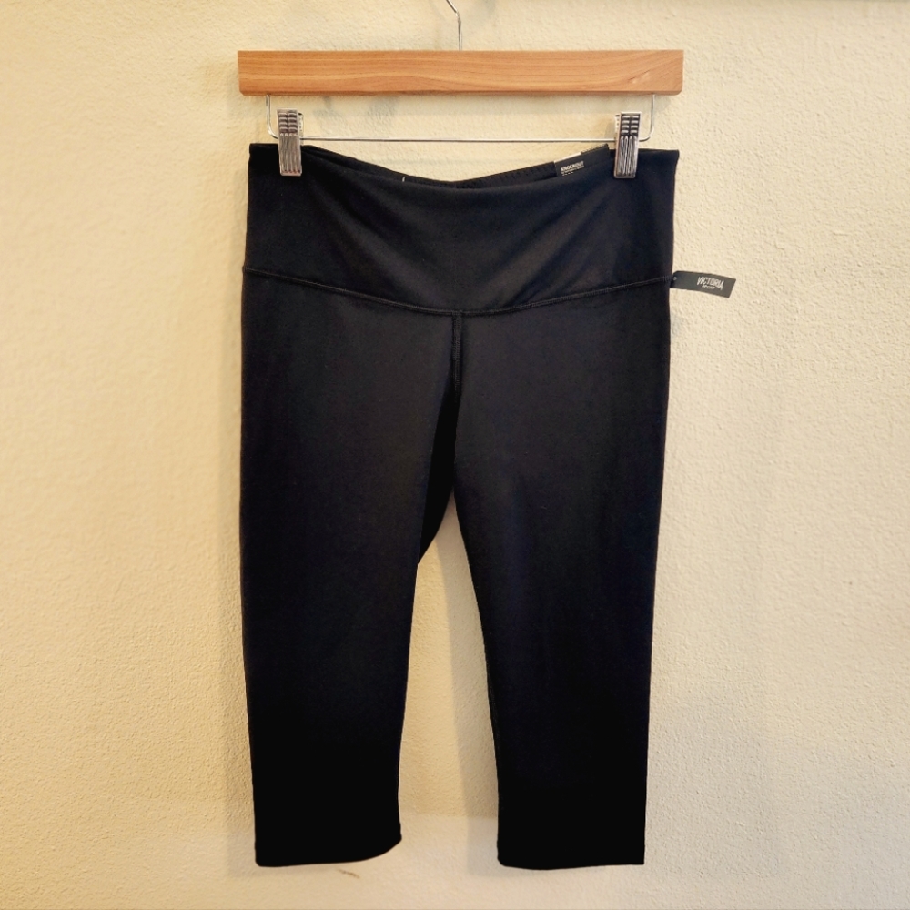 NWT Victoria's Secret Sport Knockout Crop